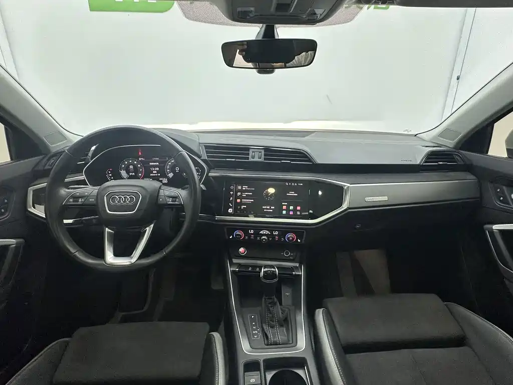 Audi Q3 2023 — фото 10