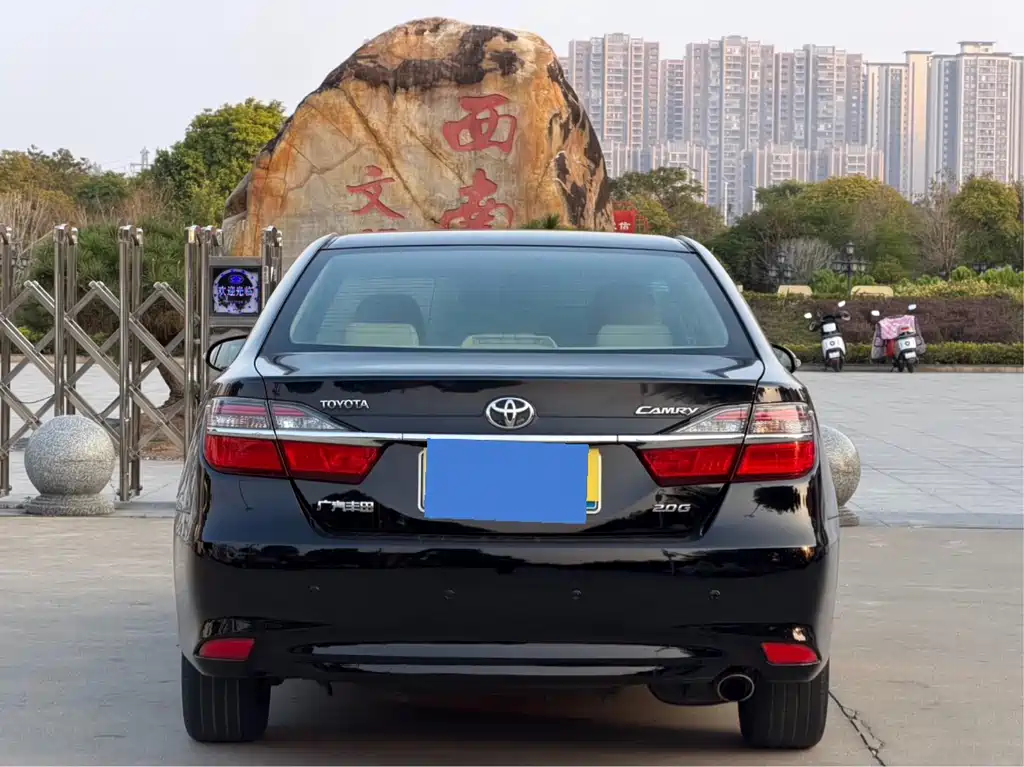 Toyota Camry 2016 — фото 28