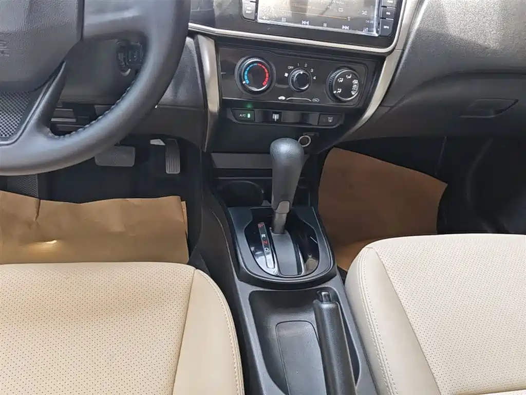 Honda City 2016 — фото 14