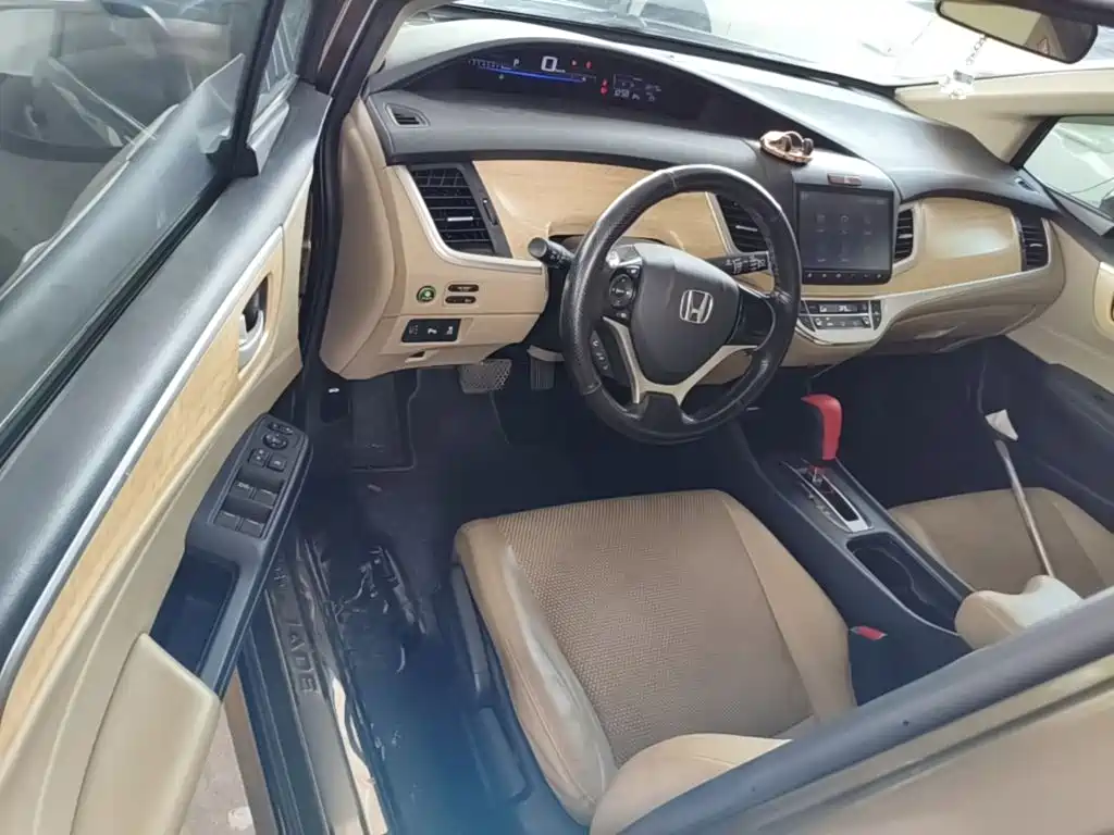 Honda Jade 2016 — фото 12