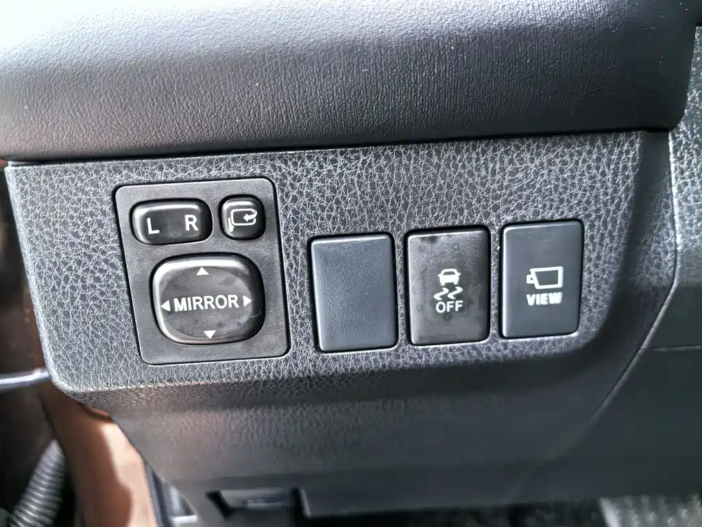 Toyota RAV4 2019 — фото 15