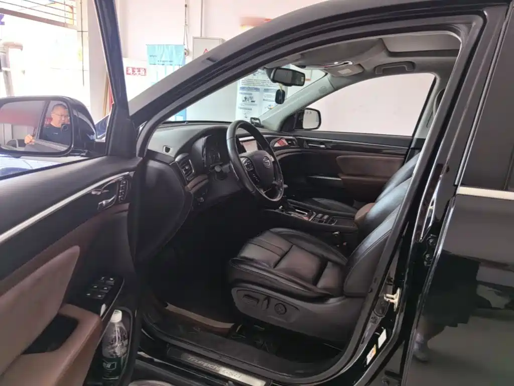 GAC Motor Trumpchi GS8 2017 — фото 16