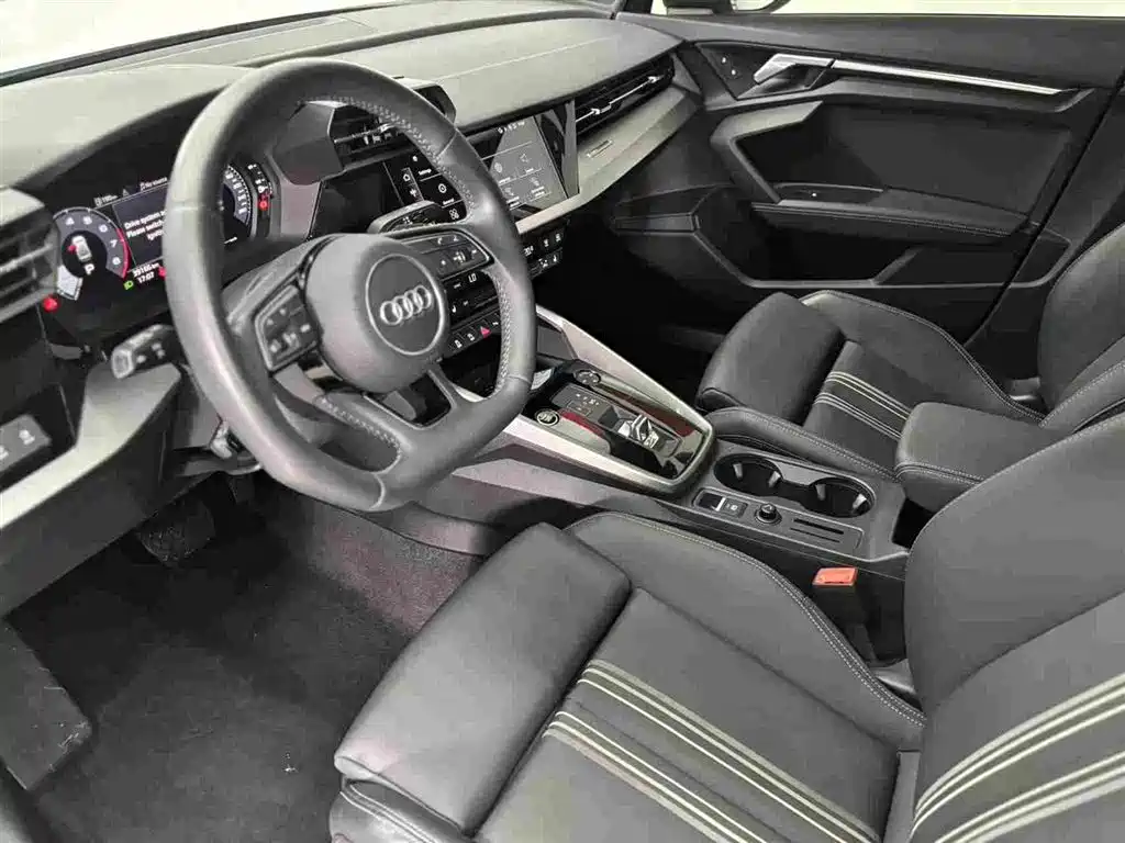 Audi A3 2022 — фото 10