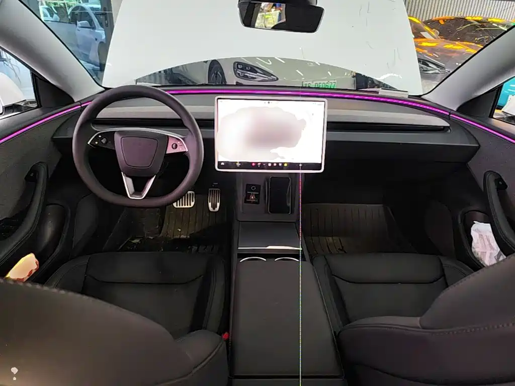 Tesla Model 3 2025 — фото 10