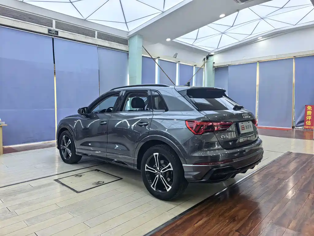 Audi Q3 2021 — фото 16