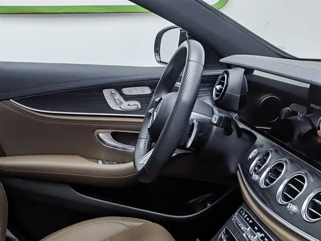 Mercedes-Benz E-Class 2023 — фото 22