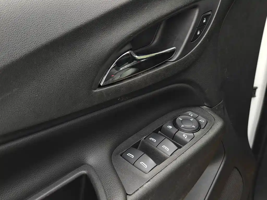 Chevrolet Equinox 2017 — фото 16