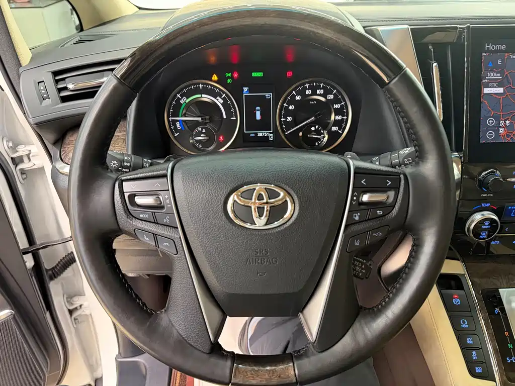 Toyota Alphard 2022 — фото 16