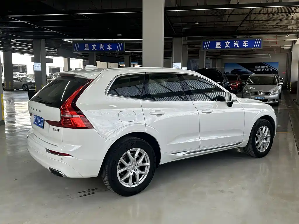 Volvo XC60 2020 — фото 9
