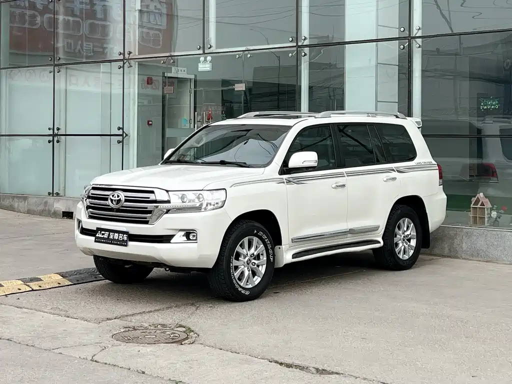 Toyota Land Cruiser 2019 — фото 1