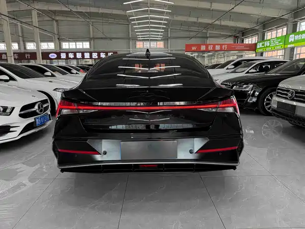 Hyundai Elantra 2024