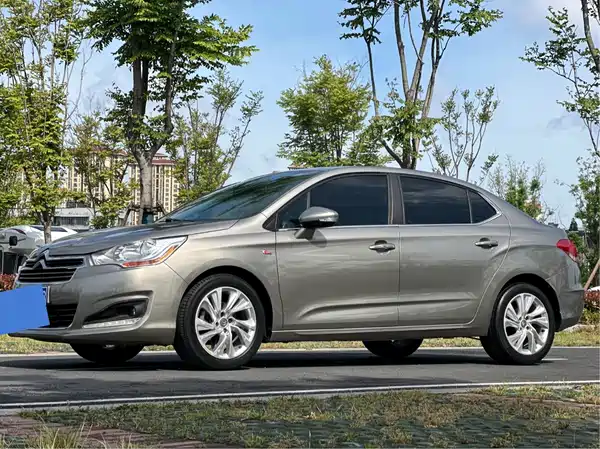 Citroën C4L 2013
