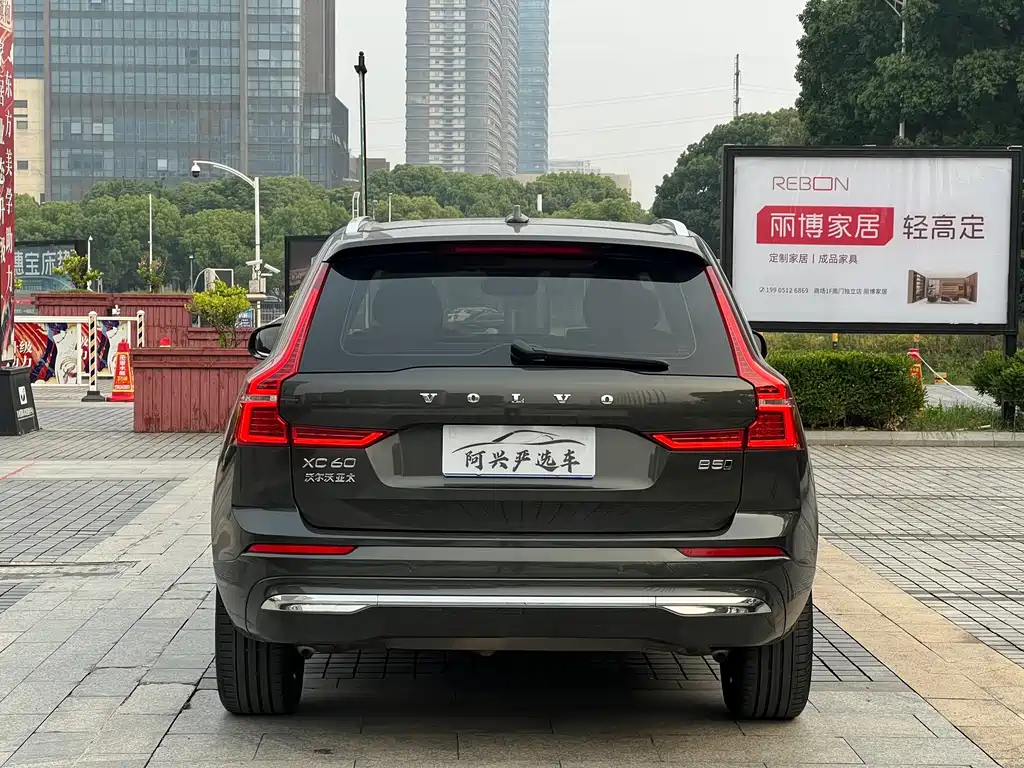 Volvo XC60 2022 — фото 4