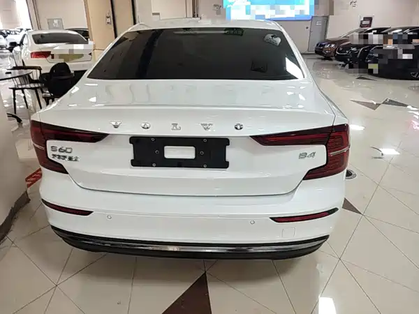 Volvo S60 2023