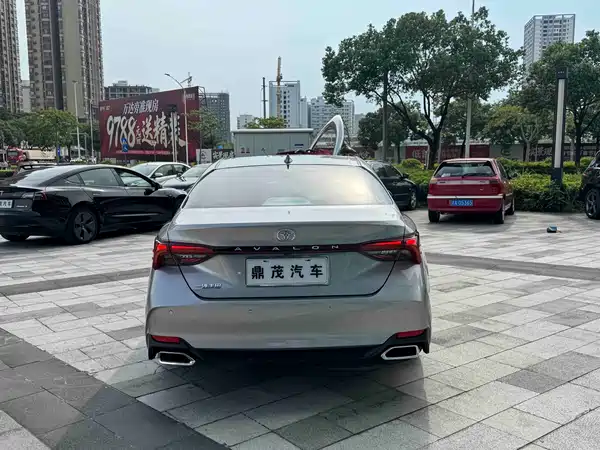 Toyota Avalon 2022