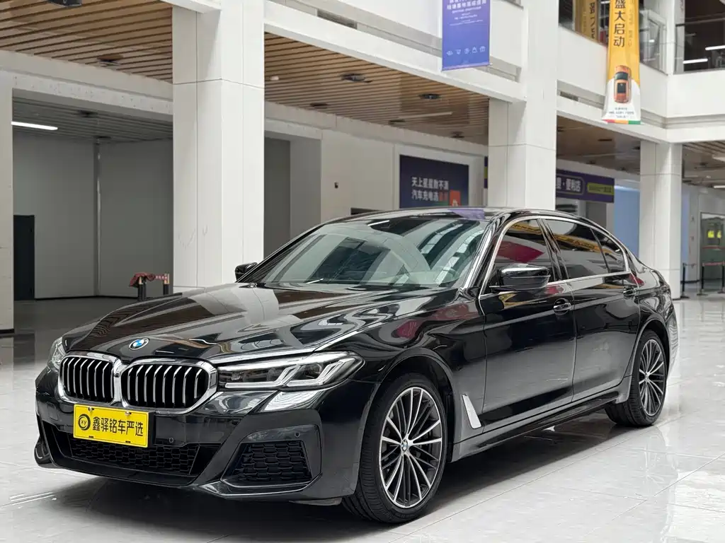 BMW 5 Series 2022 — фото 1