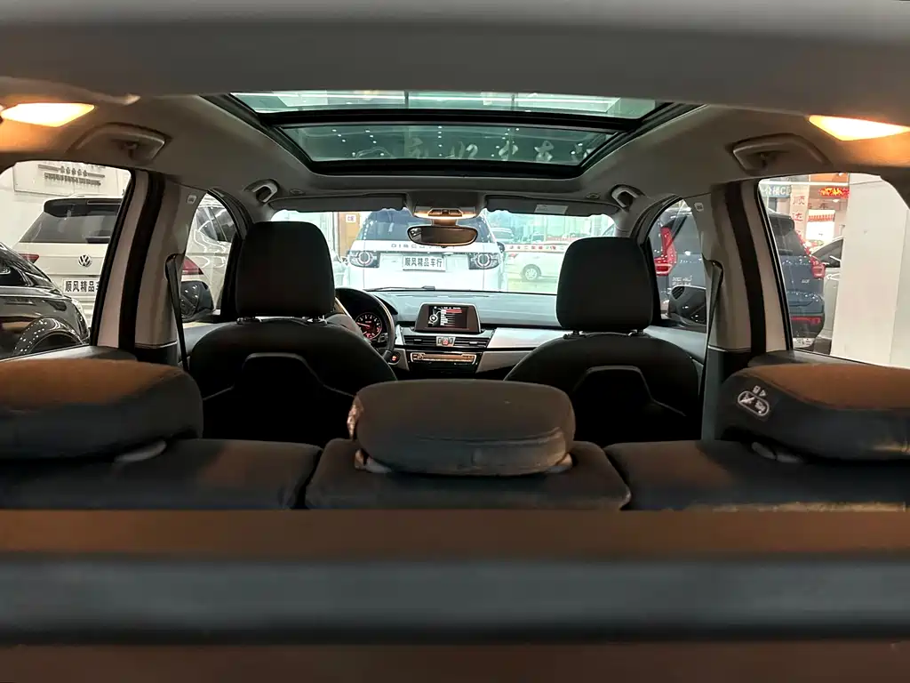 BMW 2 Series Station Wagon 2017 — фото 18