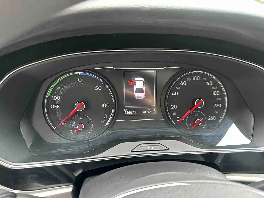 Volkswagen Passat Plug-In Hybrid 2020 — фото 20