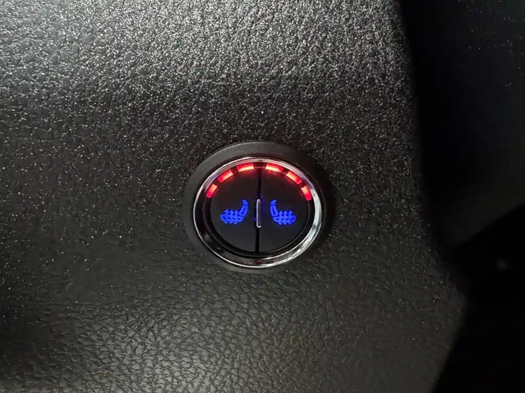 Toyota Yaris L 2023 — фото 15