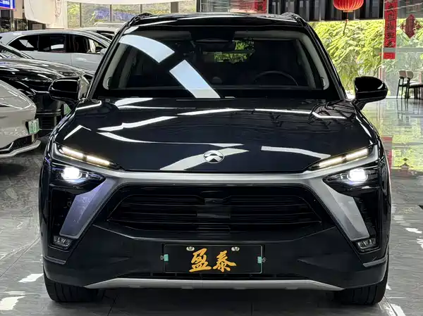 NIO ES8 2021