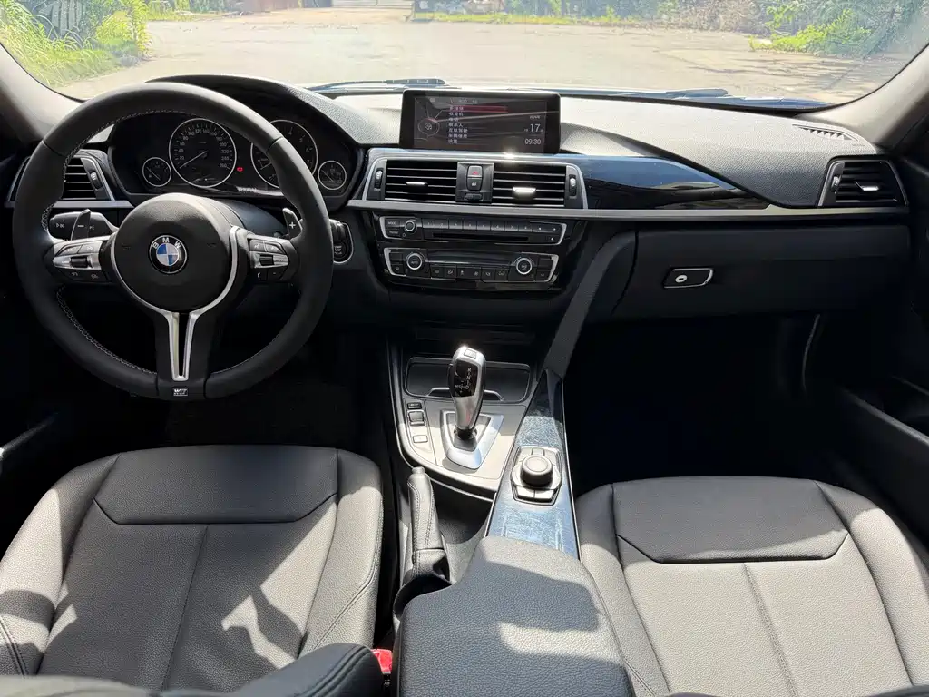 BMW 3 Series 2017 — фото 12
