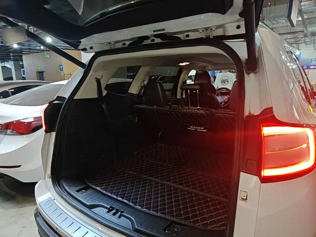 Ford Edge 2019 — фото 19