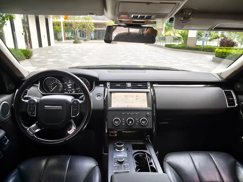 Land Rover Discovery 2018 — фото 3
