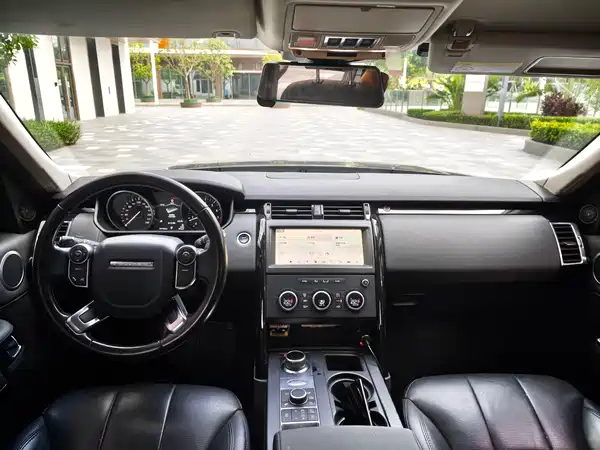 Land Rover Discovery 2018