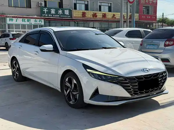 Hyundai Elantra 2021