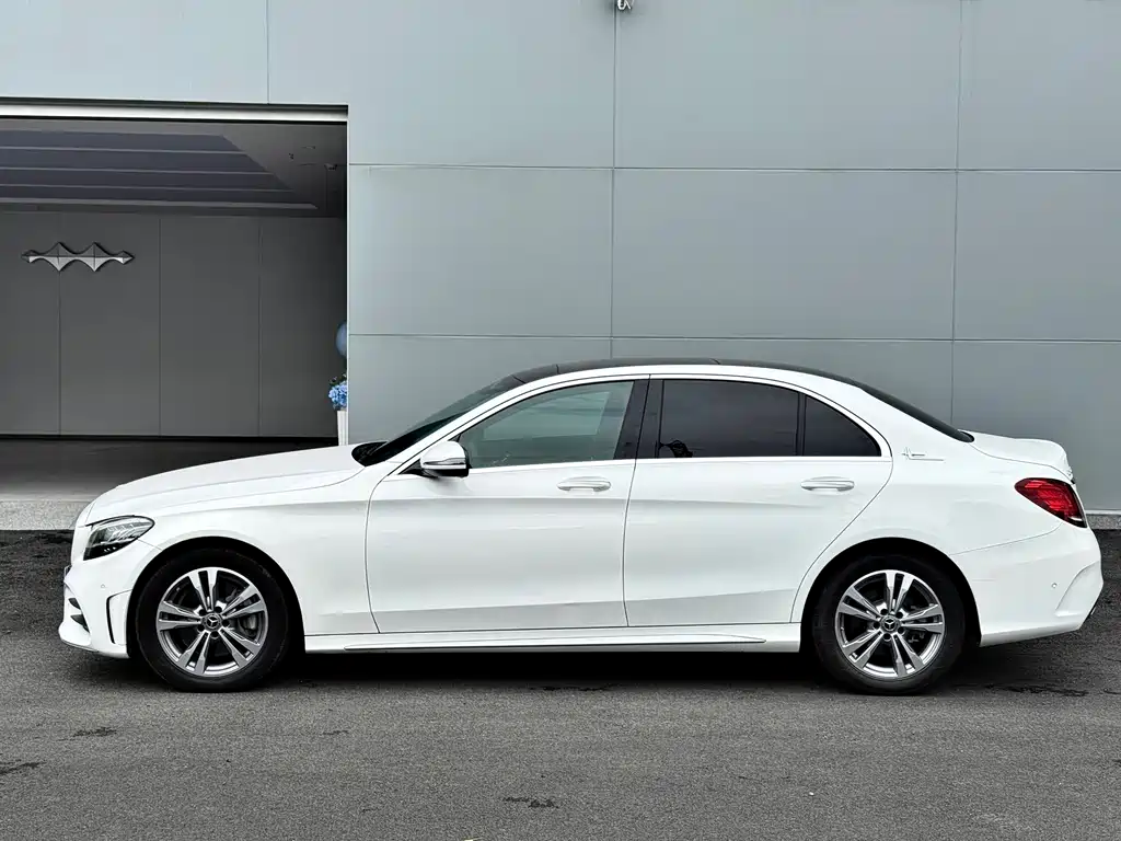 Mercedes-Benz C-Class 2021 — фото 4