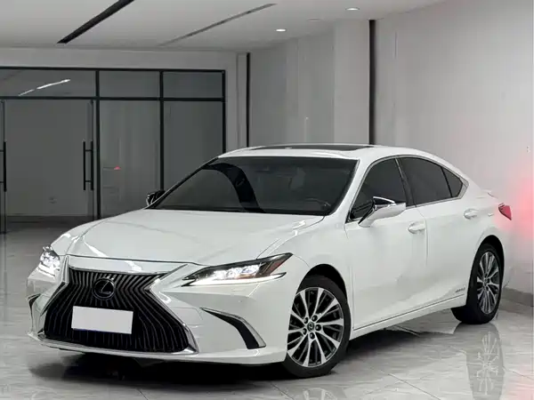 Lexus ES 2021