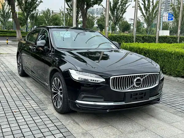Volvo S90 2025