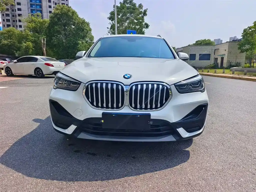 BMW X1 2022 — фото 2