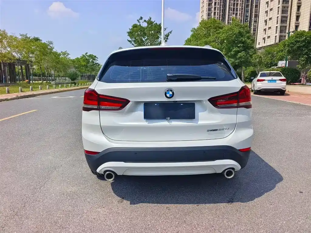 BMW X1 2022 — фото 8