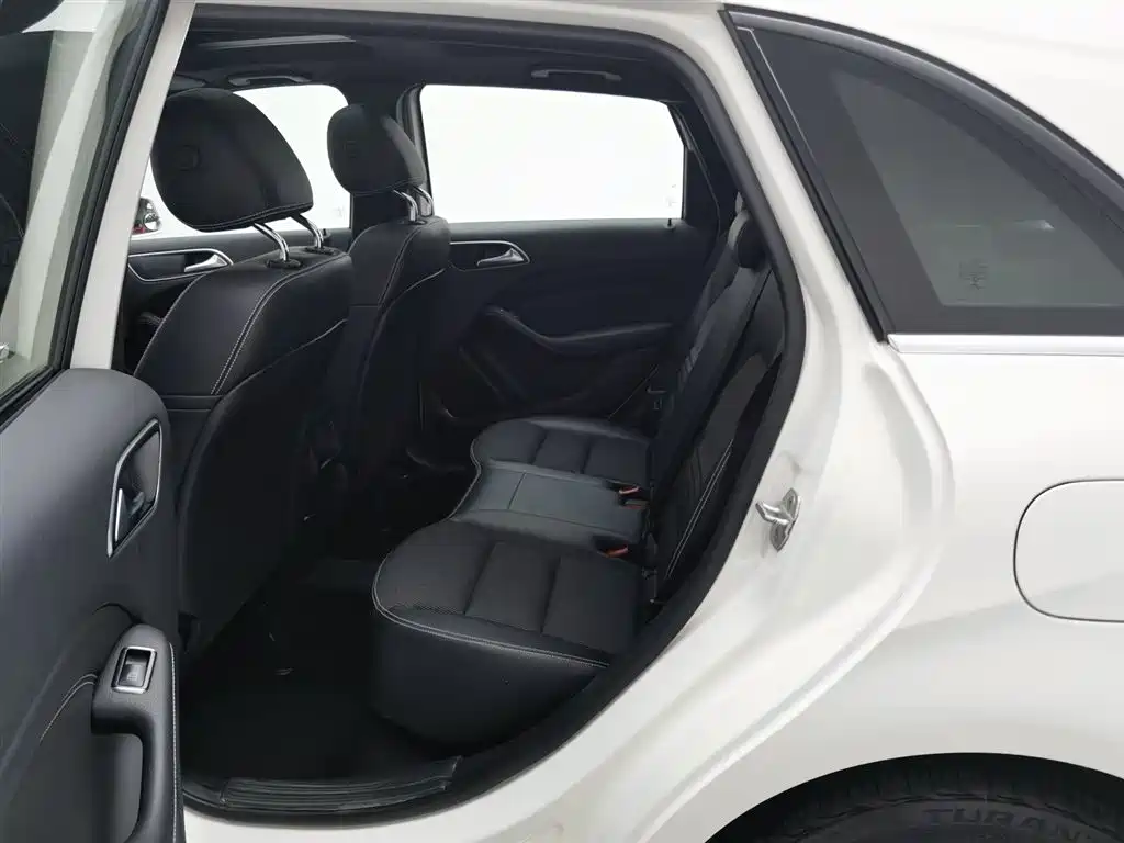 Mercedes-Benz B-Class 2015 — фото 15