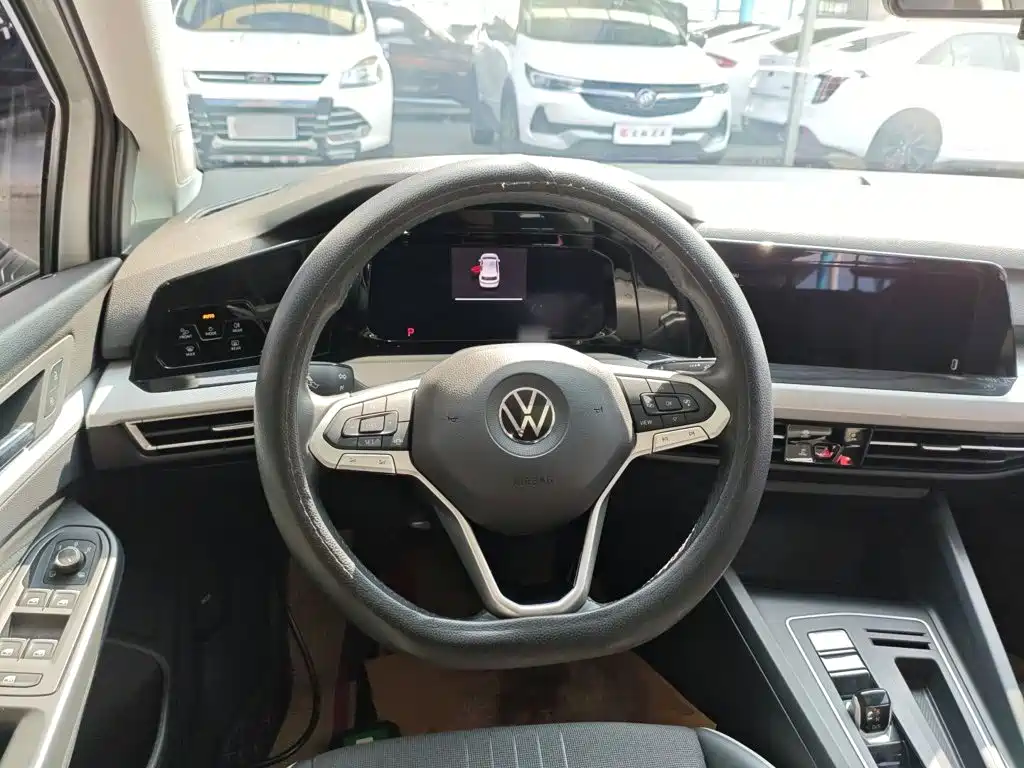 Volkswagen Golf 2022
