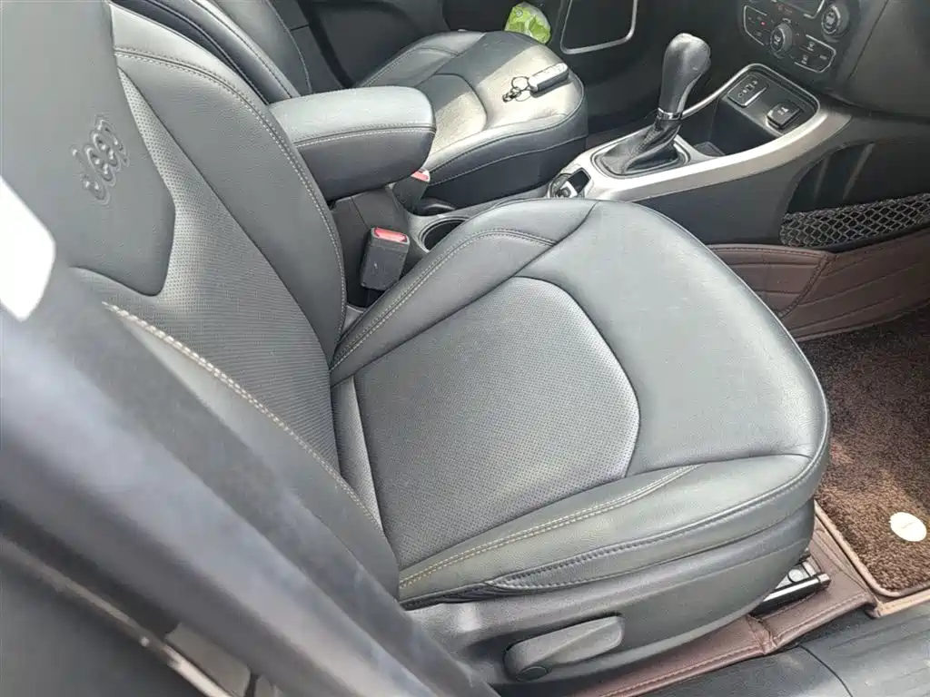 Jeep Compass 2019 — фото 25