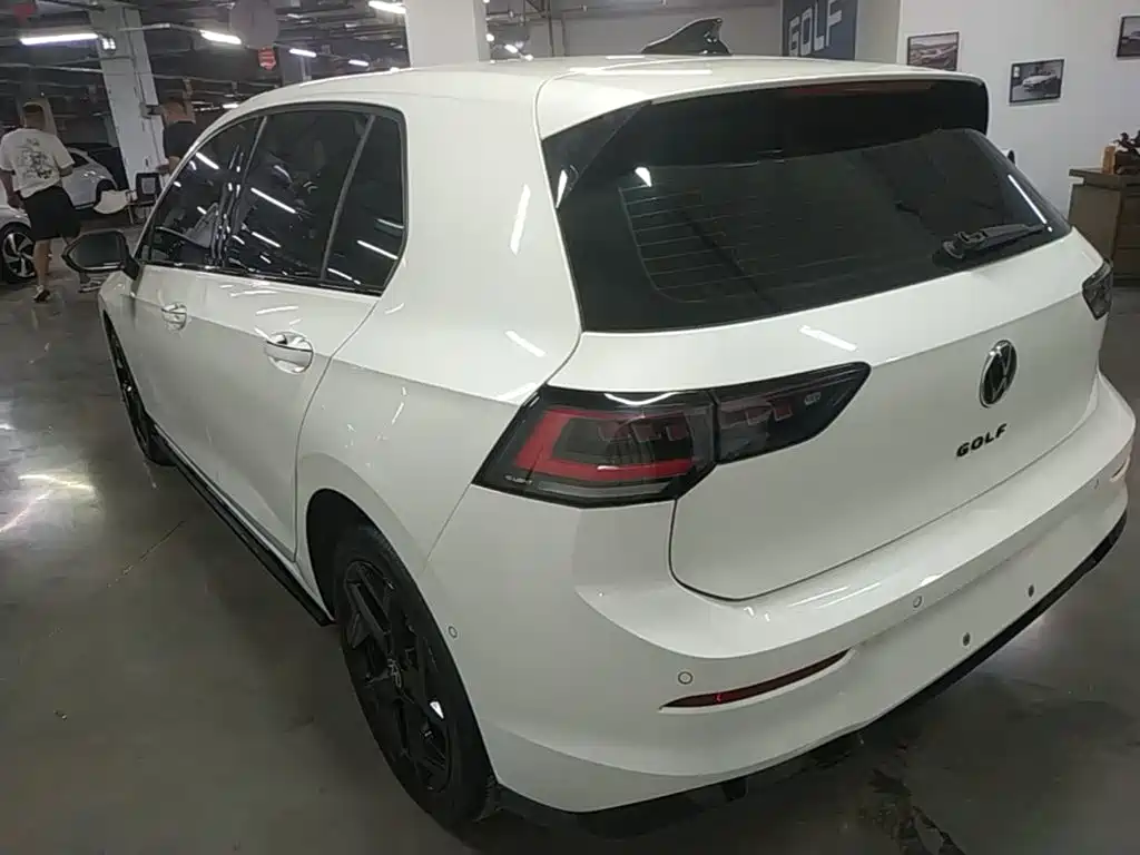 Volkswagen Golf 2025