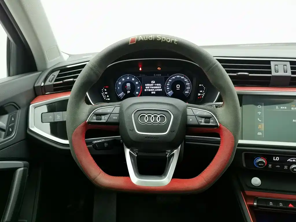 Audi Q3 2020 — фото 11