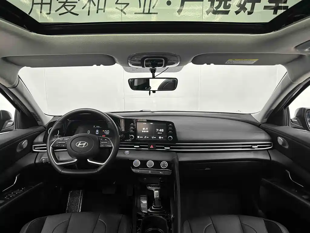 Hyundai Elantra 2024 — фото 14