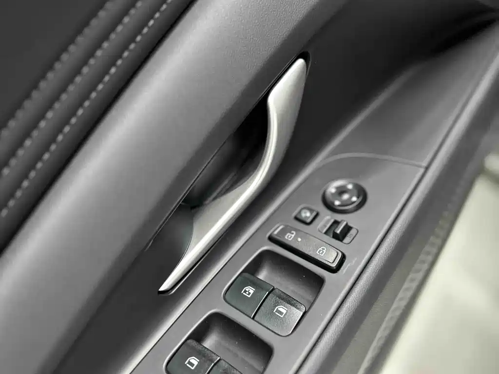 Hyundai Elantra 2024 — фото 11