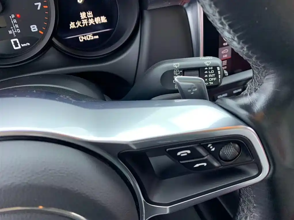 Porsche Macan 2020 — фото 22