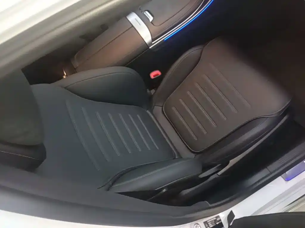 Mercedes-Benz C-Class 2023 — фото 25