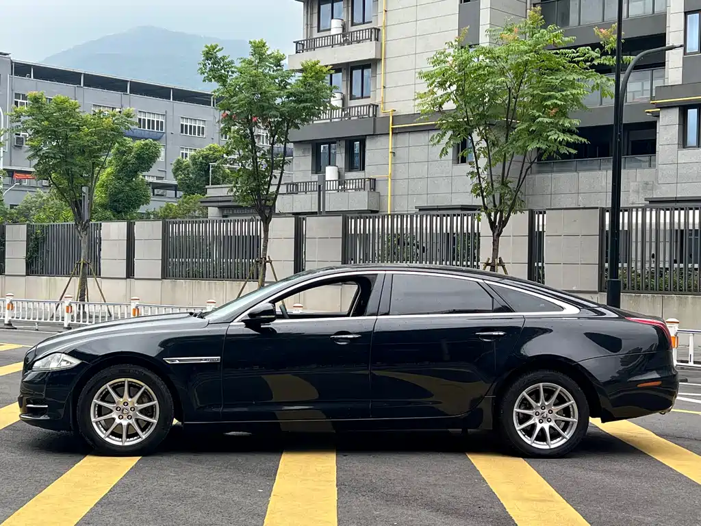 Jaguar XJ 2012