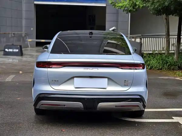 BYD Han L 2025