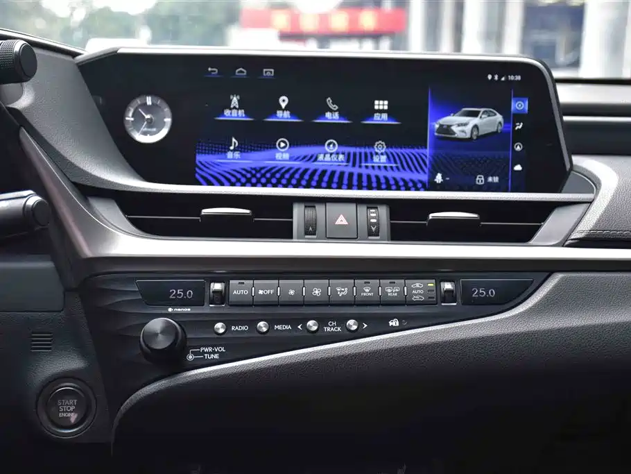 Lexus ES 2019 — фото 12