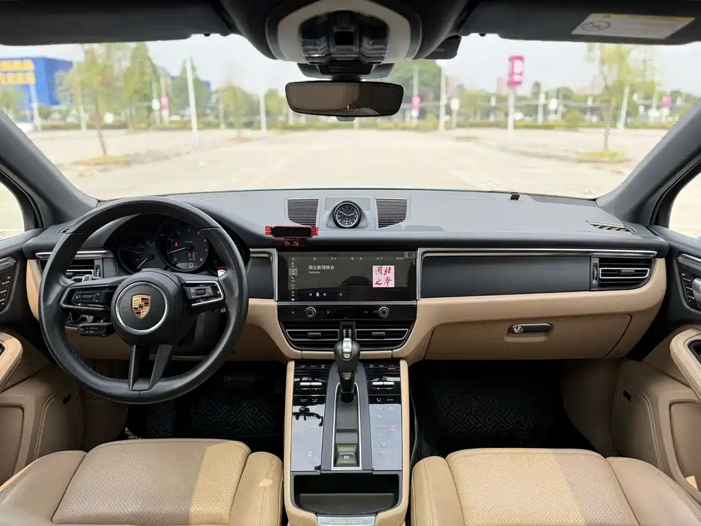 Porsche Macan 2022 — фото 10