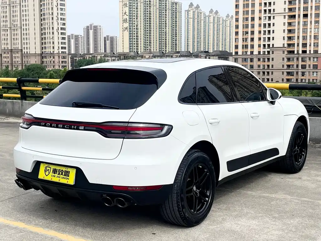 Porsche Macan 2021