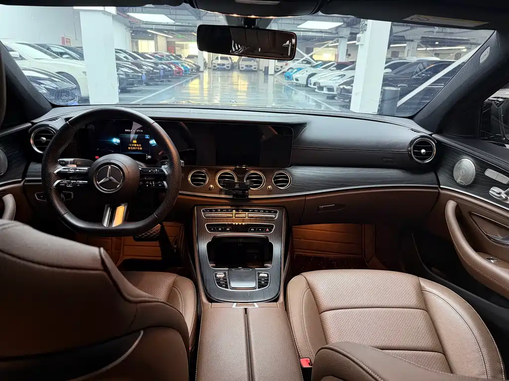 Mercedes-Benz E-Class 2023 — фото 8