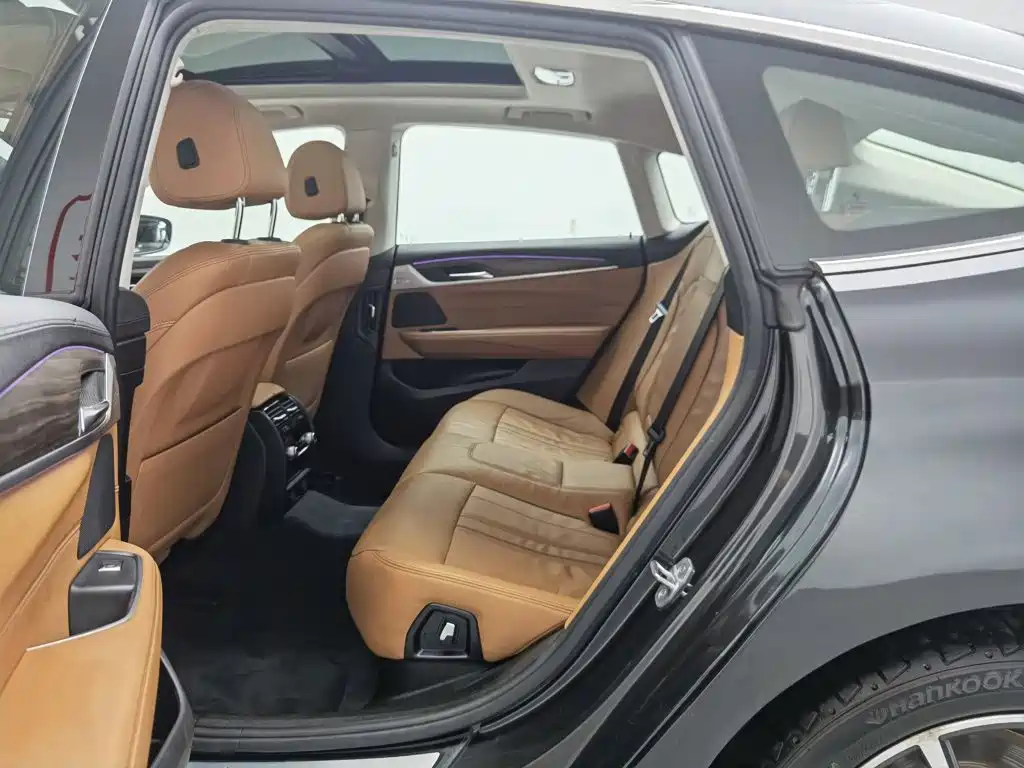 BMW 6 Series GT 2019 — фото 15